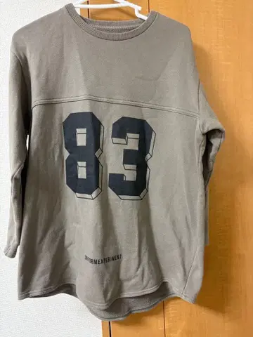 유니폼 익스페리먼트 맨투맨