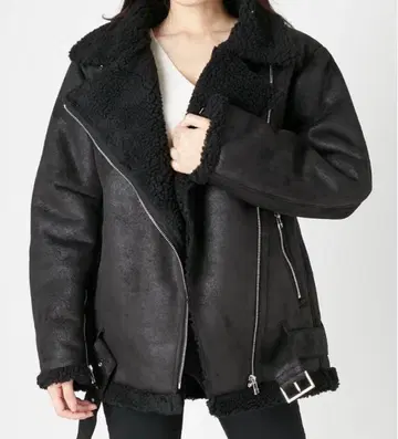 EMODA 볼륨 페이크 무스탕 코트