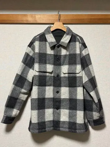 블랙과 화이트 체크 플란넬 자켓