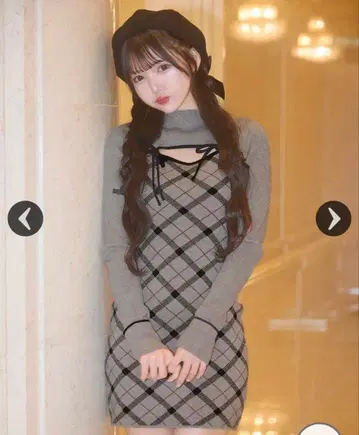 미셸 마카롱 데콜테 오픈 체크 니트 원피스 그레이 프리 사이즈