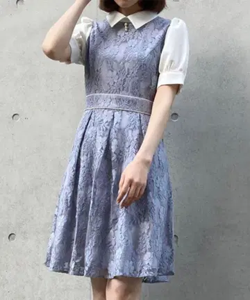 [ 새상품급 ] Titty&CO. 턱 레이스 미니 원피스/라이트 블루