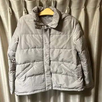 GU 숏 기장 다운 자켓 베이지 거의 미사용