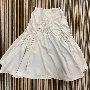 Kavach 화이트 플레어 스커트 ( M 사이즈 )