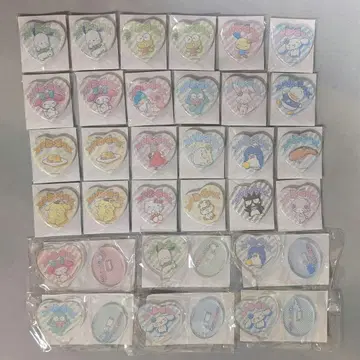 산리오 하트형 캔뱃지 아크릴 스탠드