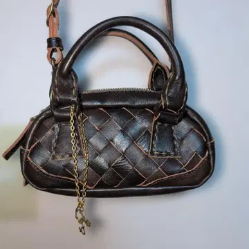 미사용 새상품 로비타 숄더백