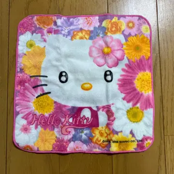 산리오 헬로키티 꽃무늬 미니 타월 2002년
