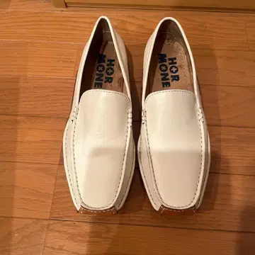 HORMONE 화이트 가죽 로퍼