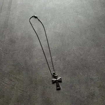 archive grunge cross necklace y2k