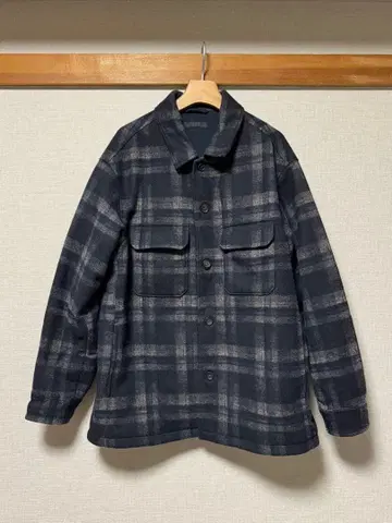 네이비 계열 체크 자켓