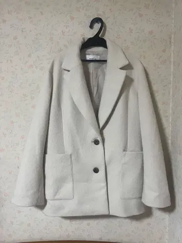 FRAY I.D 화이트 더블 버튼 자켓