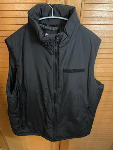 다운 베스트 드로 코드 부착 블랙