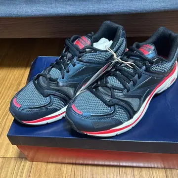 Reebok R8K PREMIER ROAD PLUS VII 270mm