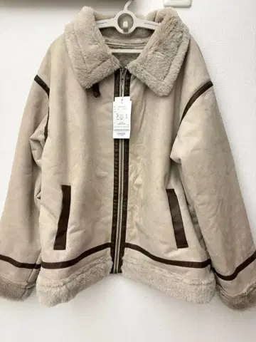 [ 택 포함 새상품 ] RAY CASSIN 페이크 무스탕 보아 코트