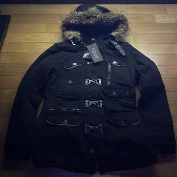 [ IN THE ATTIC ] 버클 모즈 코트