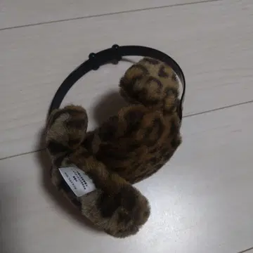 레오파드 무늬 퍼 귀도리 미키