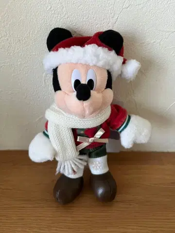 미키 크리스마스 인형 배지 2025 디즈니