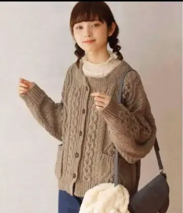 베이지 케이블 짜임 가디건