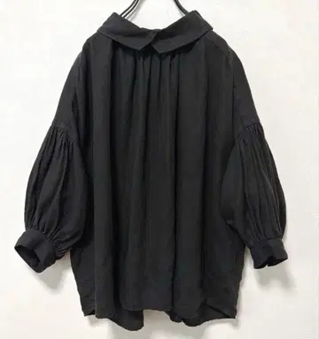 TANG 프렌치 린넨 백 버튼 개더 블라우스