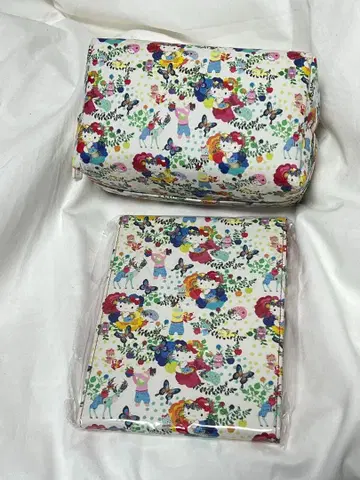 익명 배송만 / 헬로키티 x 호라구치 카요 파우치 거울