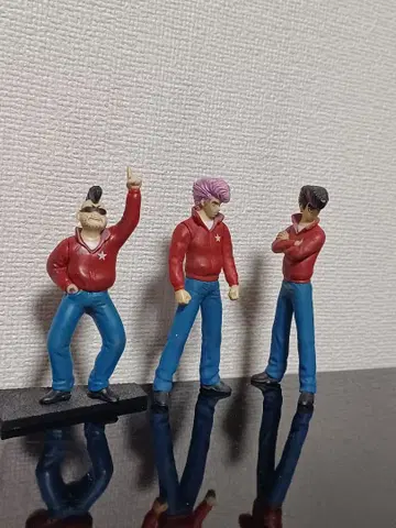쇼난 폭주족 피규어 세 개