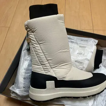 ecco 방수 화이트/블랙 부츠
