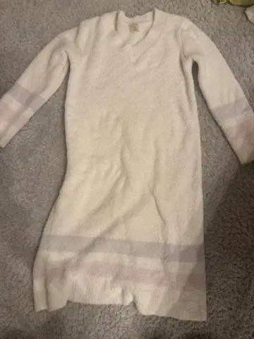 젤라또피케 V넥 룸웨어 화이트