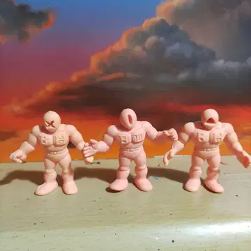 버뮤다 쓰리 세트 근육맨 지우개