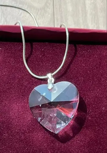 반짝이는 스와로브스키 크리스탈 사용 하트 목걸이
