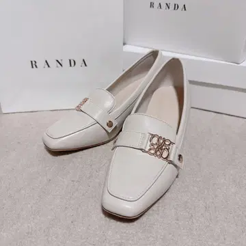 [ RANDA ] 2WAY 모노그램 로퍼 신발