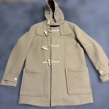 베이지 더플 코트 토글 버튼 포함