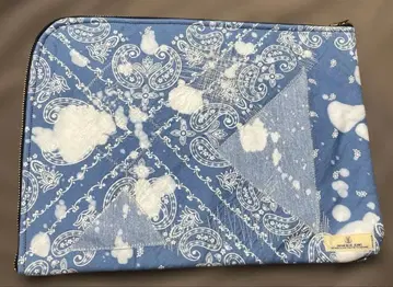 JAPAN BLUE JEANS 클러치백 PC 케이스 페이즐리