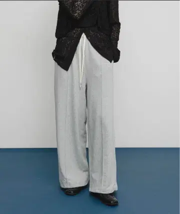 택 포함 새상품 KBF 핀턱 스웨트 팬츠