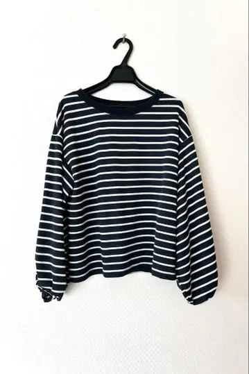 벌룬 슬리브 상의 (네이비 보더)