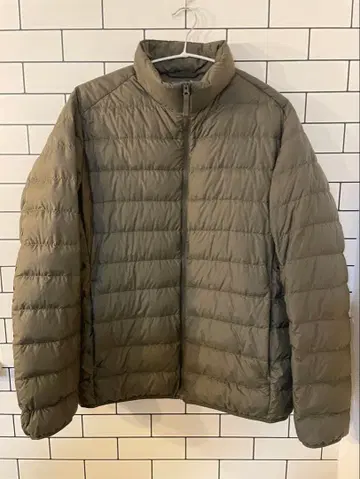 UNIQLO 울트라 라이트 다운 자켓 L 사이즈 올리브
