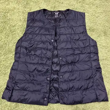 UNIQLO 다운 베스트 단추식 블랙