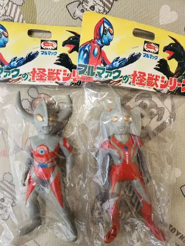 울트라맨 복각판 피규어 2체 세트