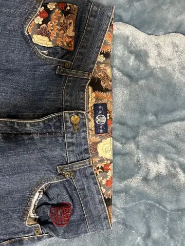 손 자수 드래곤 & 꽃무늬 데님 팬츠