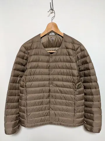 UNIQLO 유니클로 이너 다운 울트라 라이트 V넥 브라운 M