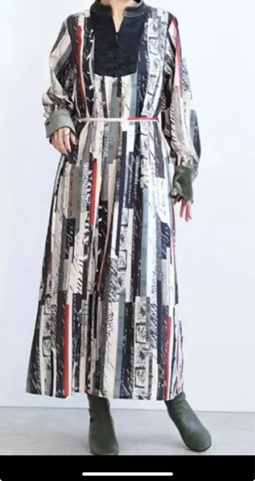 Eimee Law 에이미 로우 콜라주 프린트 절개 원피스