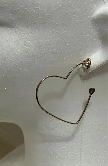 ST 사만사 실바 하트 후프 귀걸이