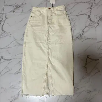 ZARA 아이보리 타이트 데님 스커트 슬릿