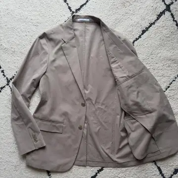 새상품급 유니클로 감동 자켓 테일러드 자켓 베이지 L 448232