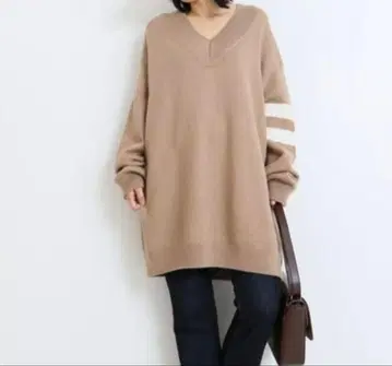 베이지 V넥 오버 사이즈 니트 에브리데이 아이라이크