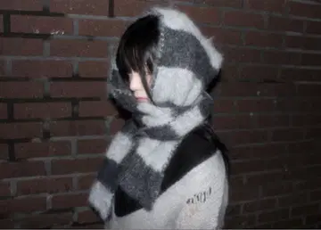 ZELENA 제레나 폴러 스트라이프 머플러