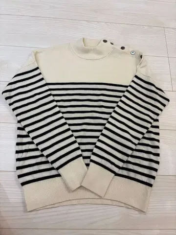 23구 보더 무늬 양모 캐시미어 혼방 니트 스웨터 40