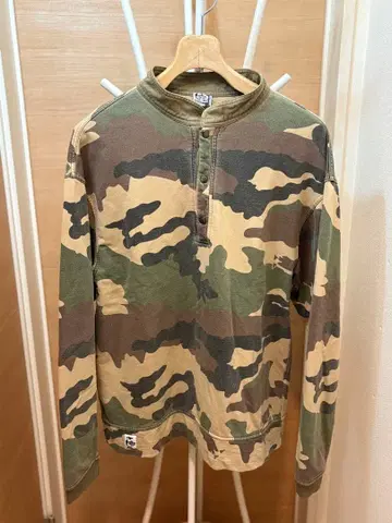 가격 상담 가능 CHUMS 허리케인 탑 카모플라쥬 헨리넥 XL