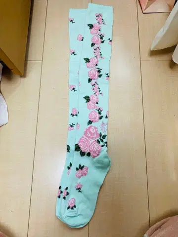 엔젤릭 프리티 오버니