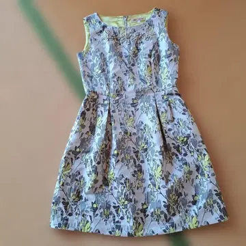 미사용 새상품 슈퍼뷰티 새틴 짜임 슬리브리스 원피스