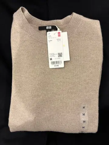 [ 이번 시즌 새상품 ] UNIQLO 100% 캐시미어 베이지 스웨터 M