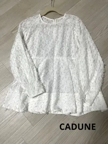 CADUNE 카듀네 자카드 시어 페플럼 블라우스 38